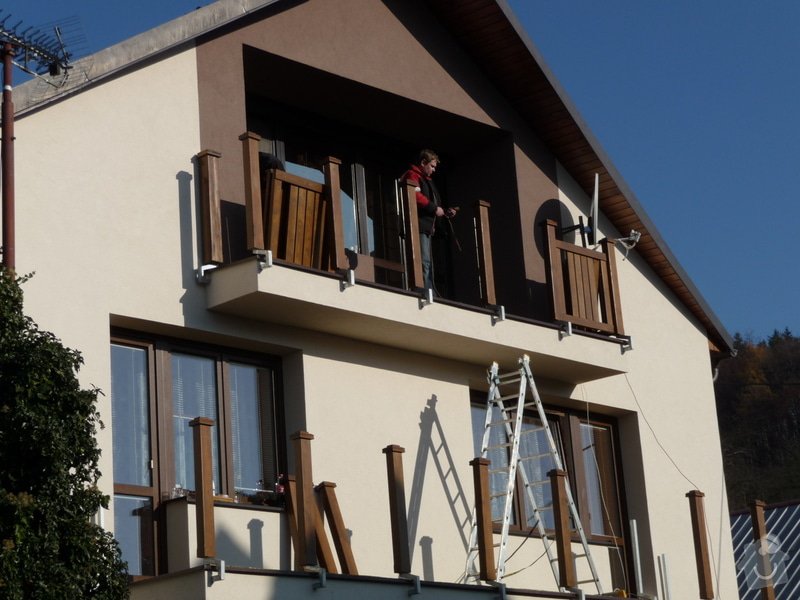 Dřevěné zábradlí balkónu zábradlí s truhlíkem typ TYP SCHWANZENBERG: P1050709