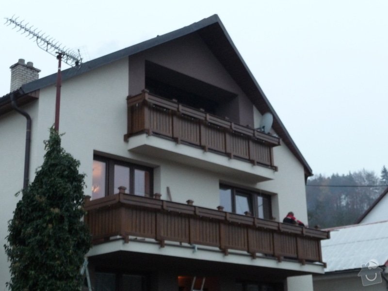 Dřevěné zábradlí balkónu zábradlí s truhlíkem typ TYP SCHWANZENBERG: P1050712