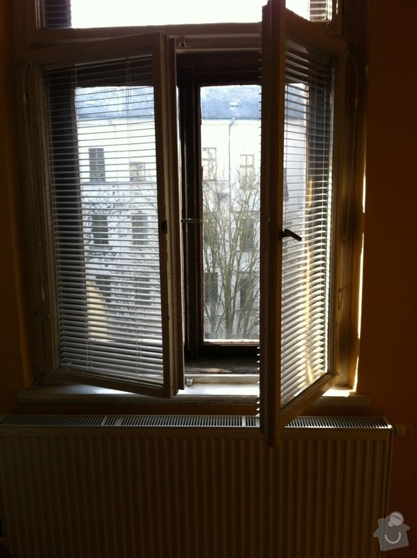 Repase 3 dřevěných špaletových oken a vstupních dveší: IMG_0441