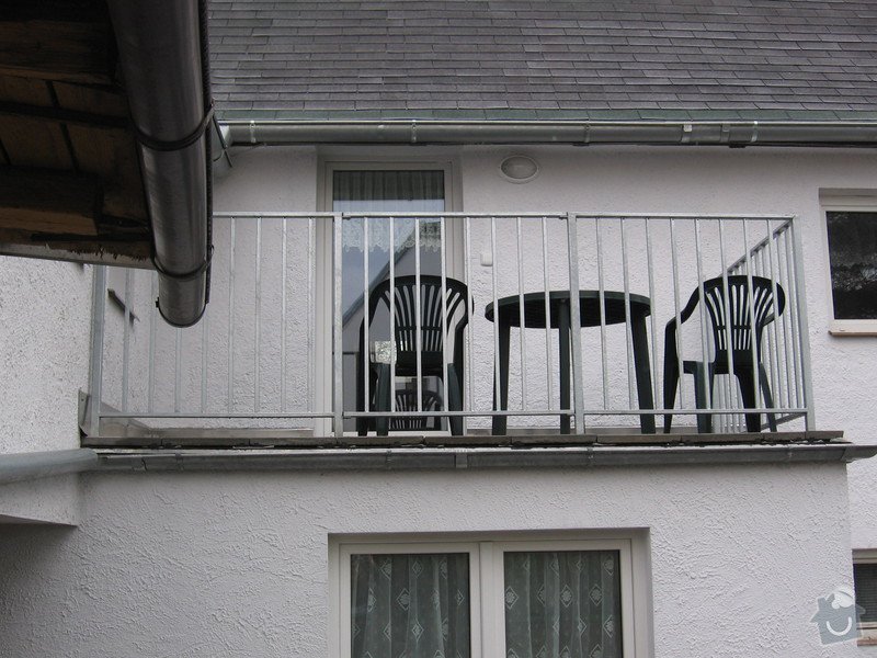 Zábradlí na terasu a francouzské okno.: IMG_2768