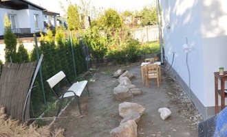 Návrh a realizace malé zahrady Praha 8 - Dolní Chabry - stav před realizací