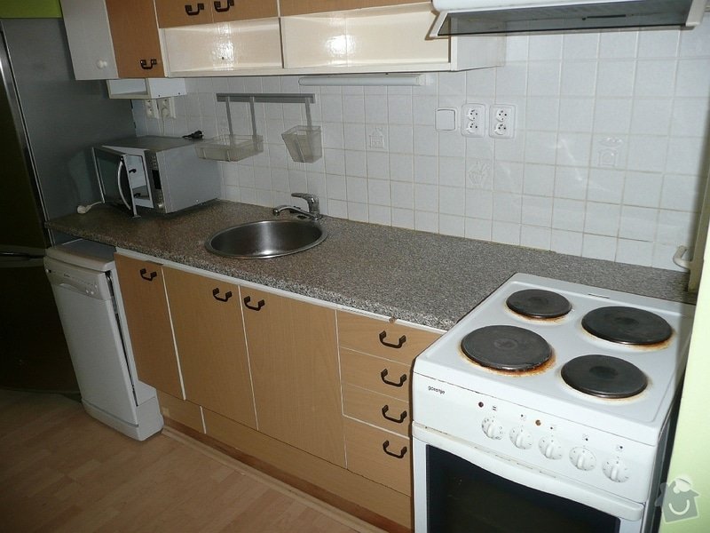 Dodávka a montáž kuchyňské pracovní desky a baterie, oprava protékajícího WC: Kuchyne_Mecislavova_1