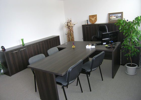Výroba a montáž kancelářského nábytku