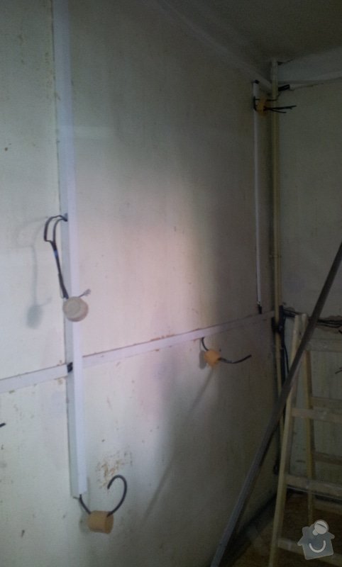 Odhlučnění stěny a podhledy s izolací: 20120528_105042