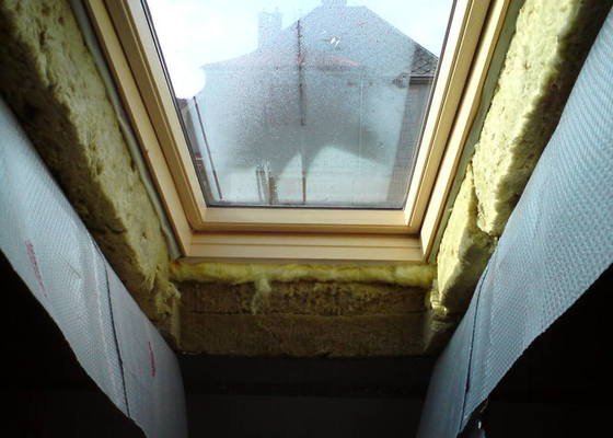 Montáž střešního okna + obklad ze sádrokartonu