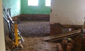 Vybourání podlah, zhotovení nových a položení kanalizace