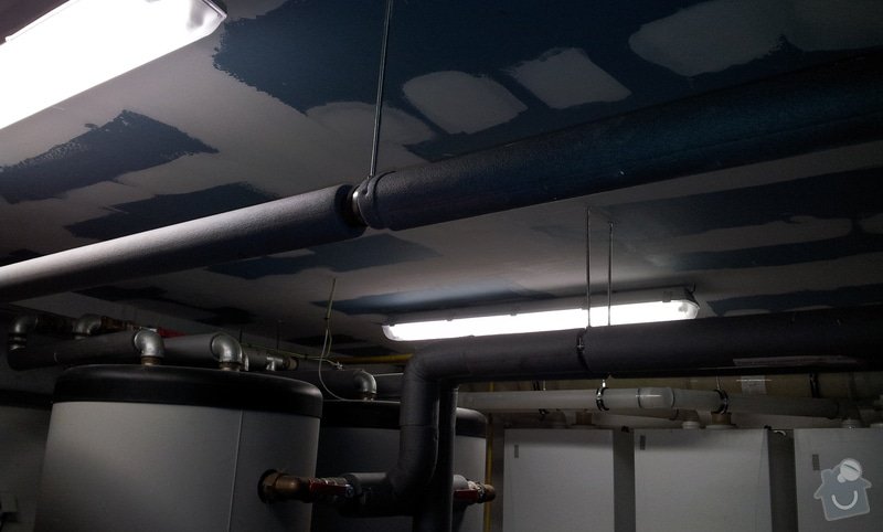 Odhlučnění stropu 30 m2 - mezi kotelnou a bytem nad kotelnou: 20120622_105333