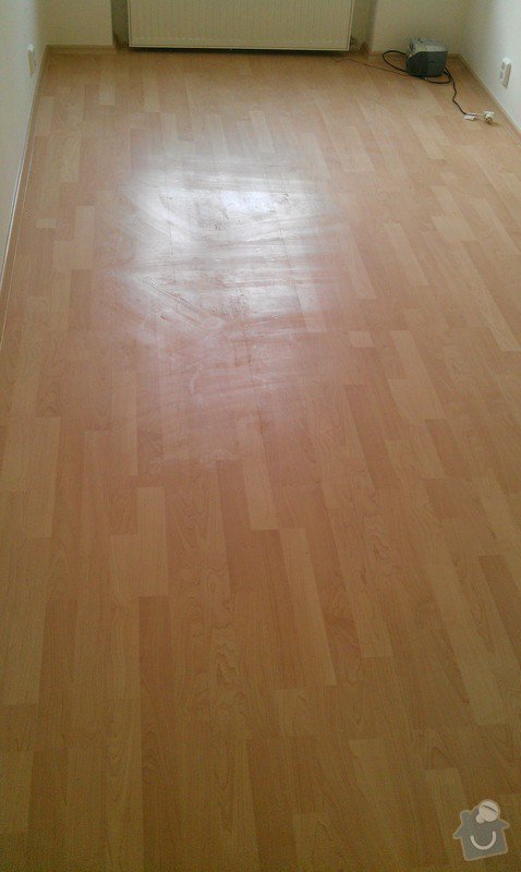 Rozdělení místnosti a montáž podlahy: IMAG0050