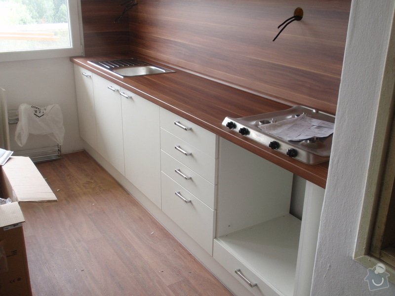 Rekonstrukce bytového jádra + kuchyňská linka: P6272361
