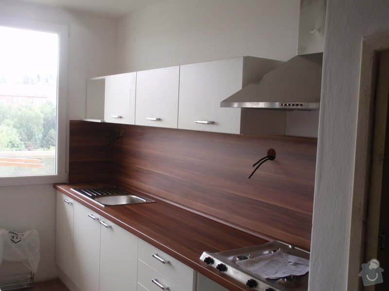 Rekonstrukce bytového jádra + kuchyňská linka: P6272362