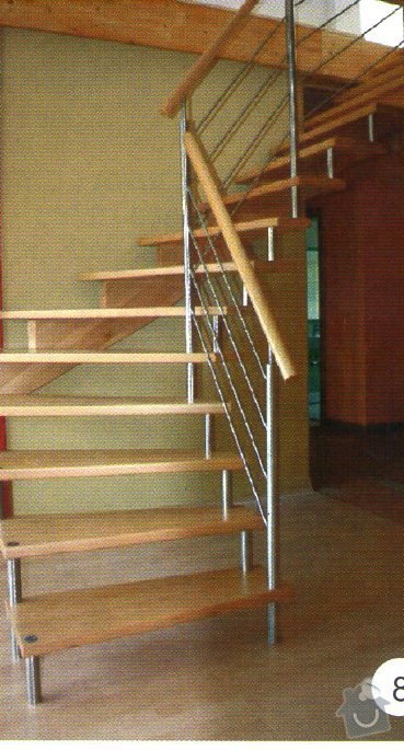 Dřevěné schodiště s jednou bočnicí a kovovými sloupky: naskenovano-007