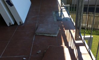 Oprava podlahy a izolace balkonu - stav před realizací
