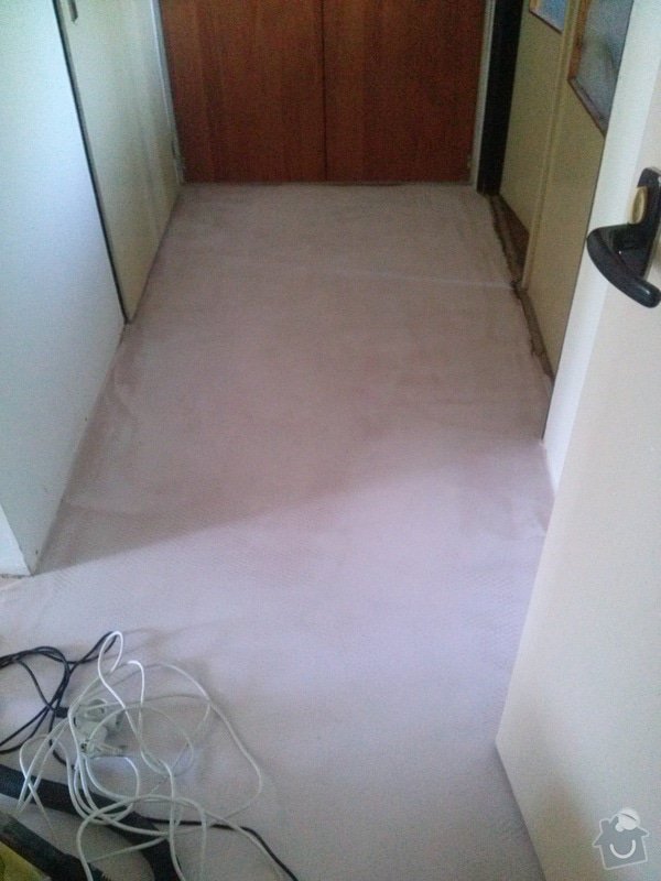 Rekonstrukce podlahy v kuchyni a chodbě  : CAM00081