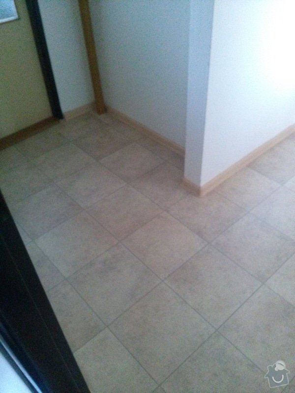Rekonstrukce podlahy v kuchyni a chodbě  : CAM00087