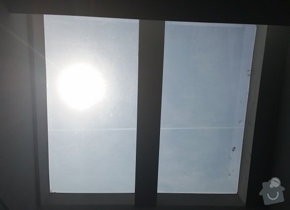 Mytí střešních oken: male_proskleni