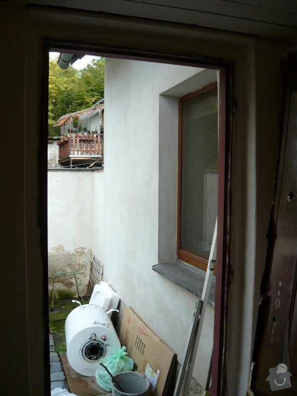 Vyměna vchodovych dveři a nove dlažby v přecini: P1050832