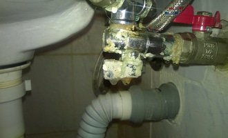 Výměna přivodního vodovodního ventilu, oprava kotle - stav před realizací