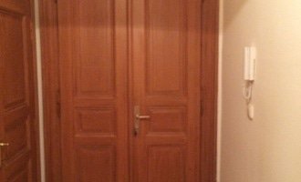 Renovacia interierovych a vstupnych dveri - stav před realizací