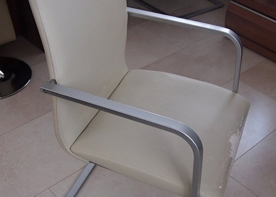 Nové čalounění 4 kusů kuchyňských židlí - stav před realizací