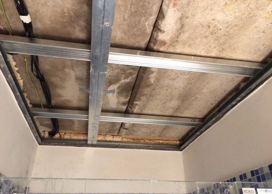 Rekonstrukce sádrokartonového stropu - Praha 8