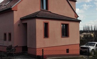 Nová střešní krytina pro starší RD v Petřvaldě - stav před realizací