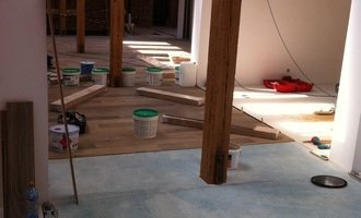 Dřevěná podlaha