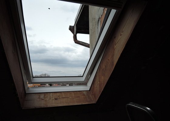 Výměna dvou střešních plastových oken za nové