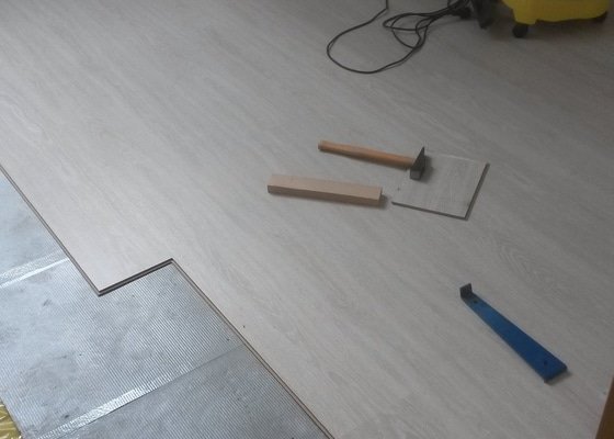 Rozebrání a opětovné položení laminátové podlahy 14 m2