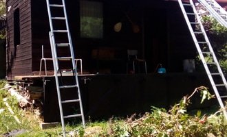 Pokrytí střechy zahradní chatky - stav před realizací