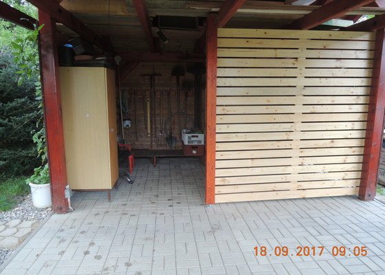 Výroba dřevěných dveří do pergoly. - stav před realizací