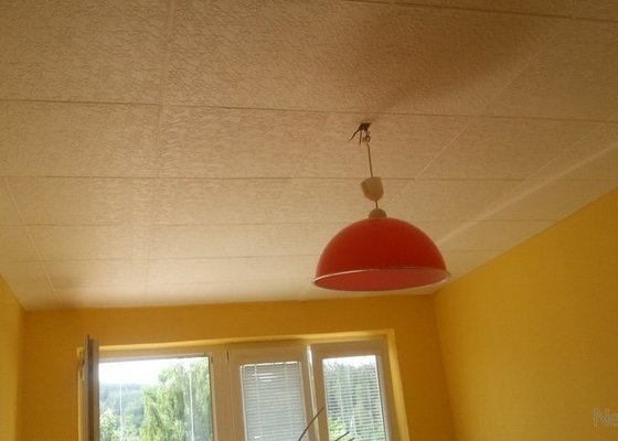 Obložení stropu palubkami v bytě