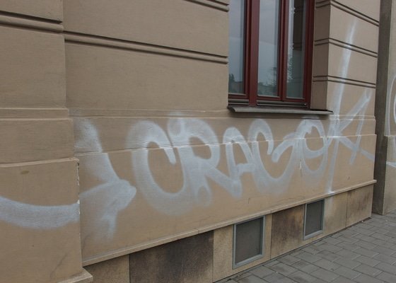 Čištění fasád odstranění graffiti