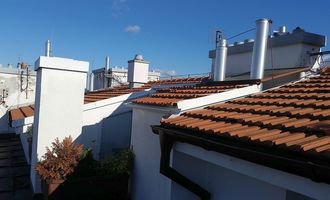 Oprava části střechy na bytovém domě na Praze 3 - stav před realizací