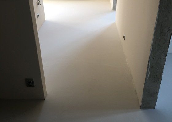Samonivelační stěrka + lepení vinylové podlahy