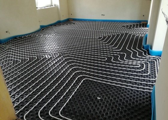 Podlahové teplovodní topení včetně vylití podlahy