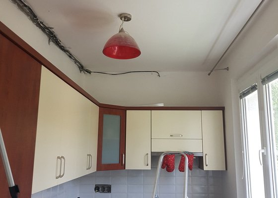 Napínané stropy v celém bytě a rekonstrukce elektroinstalace