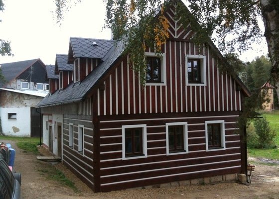 Dokončení rekonstrukce chalupy v Rynolticích (okr. Liberec) 