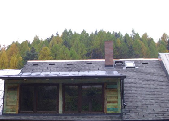 Pokládka střechy ze šindele, bitumenu