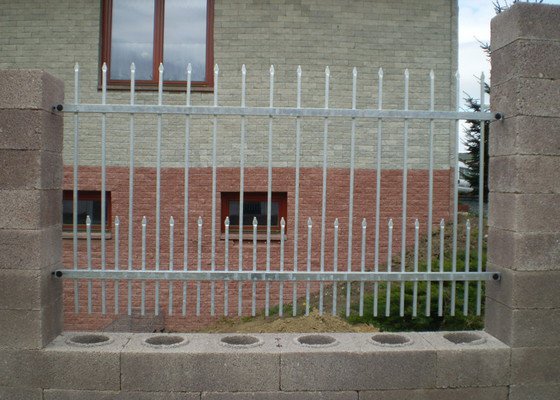 Dodání a montáž posuvné brány a plotu