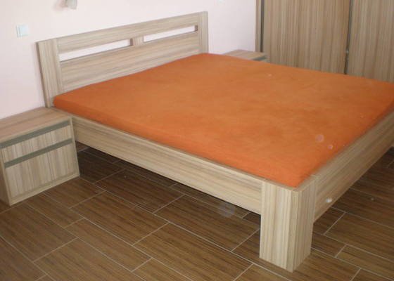 Výroba postele do ložnice