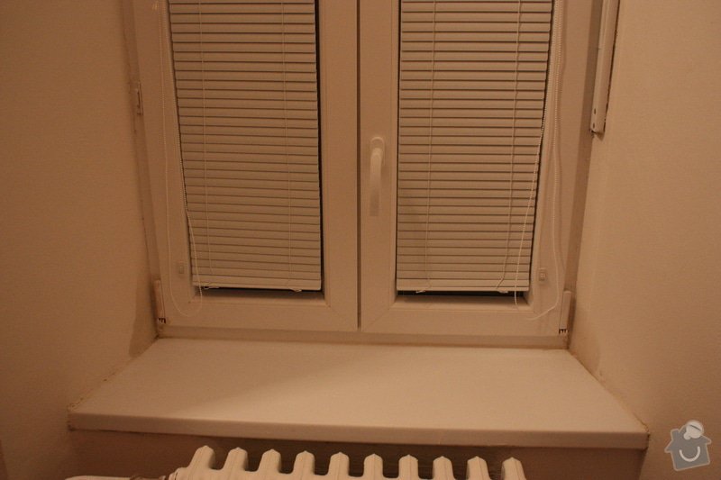 Problem s vlhkostí v bytě: Okno_pruchozi_pokoj