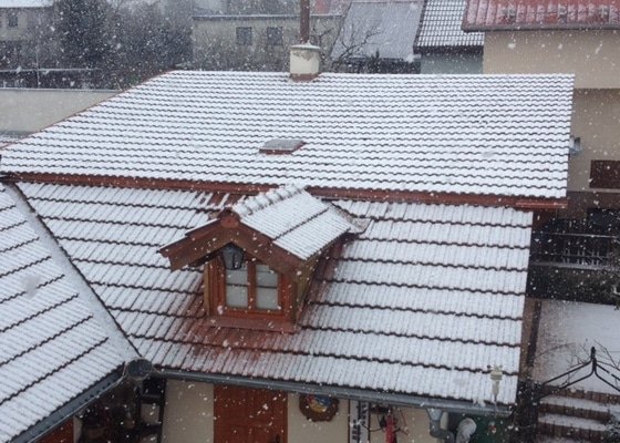 Rekonstrukce střechy a izolace nad garáží - stav před realizací