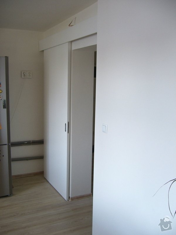 Výroba int. posuvných dveří na stěnu: P1050112