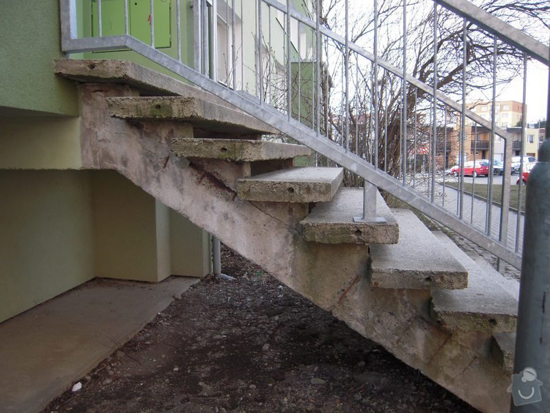 Renovace schodiště do panel.domu: DSCN4402