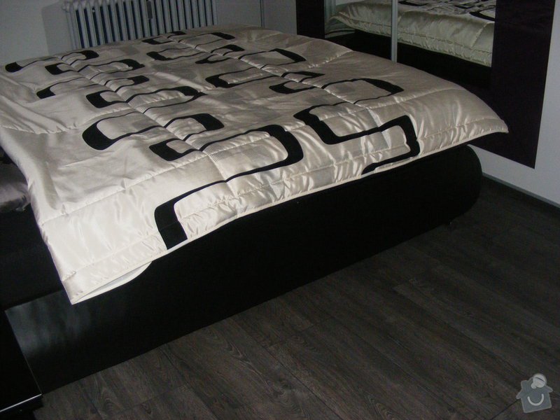 Vymalování ložnice,položení plovoucí podlahy,poskládaní skříně a postele: DSCF2603