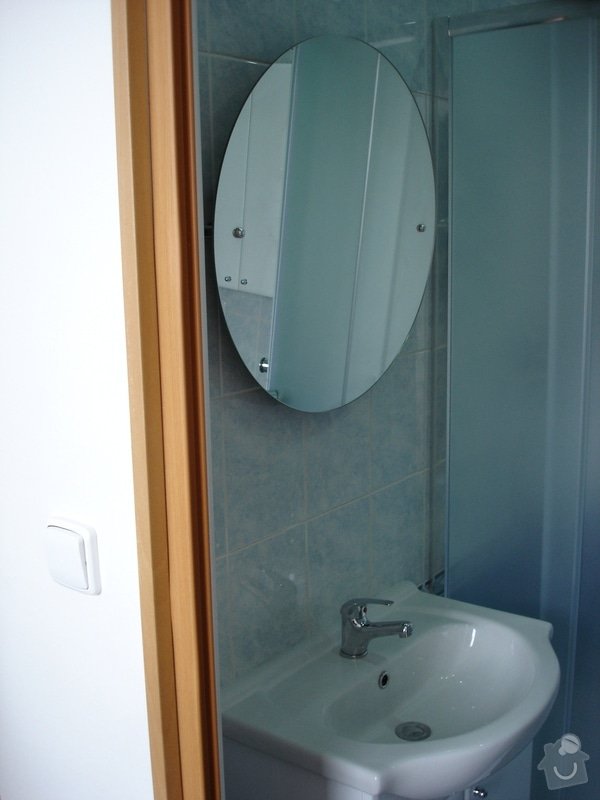 Částečná rekonstrukce bytu (koupelna, vymalování, koberce a drobné opravy): DSC00880