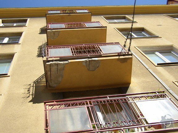 Stavební práce - oprava balkonů: P8150482