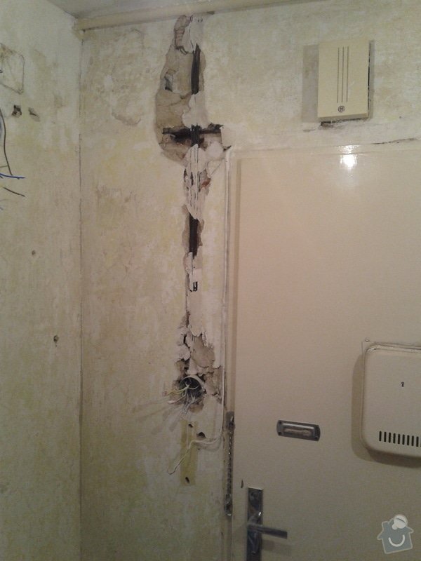 Rekonstrukce koupelny,WC,předsíně: 20130425_135635