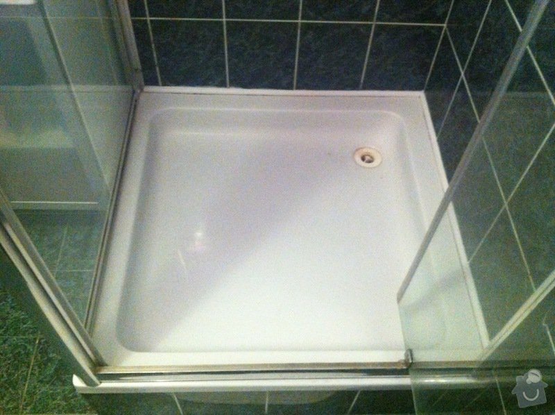 Výměna vaničky sprchového koutu, přespárování obkladů ve sprše: photo