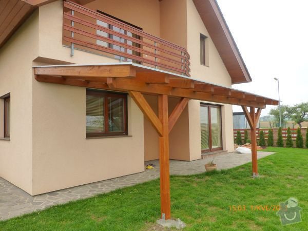 Zahradní pergola ke zdi domu : pergola